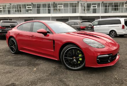 Продам Porsche Panamera 4 E-Hybrid Официальный 2017 года в Киеве