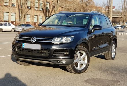 Продам Volkswagen Touareg 2012 года в Киеве