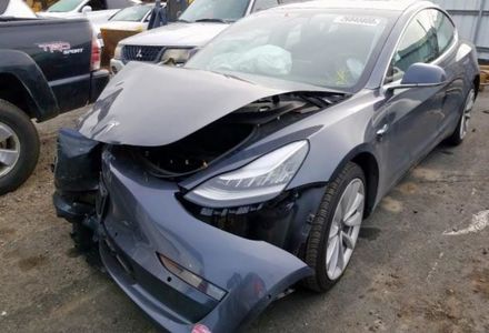 Продам Tesla Model 3 Dual Motor Long range 2018 года в г. Кривой Рог, Днепропетровская область