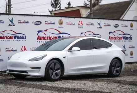 Продам Tesla Model 3 LONG RANGE 2018 года в Черновцах