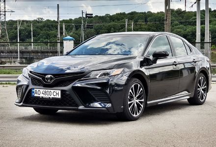 Продам Toyota Camry 2018 года в Киеве