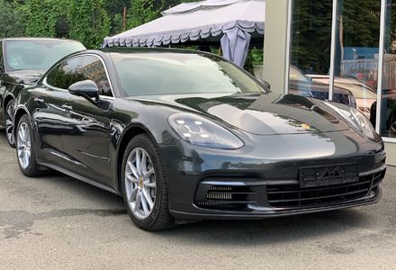 Продам Porsche Panamera 4S 2017 года в Киеве