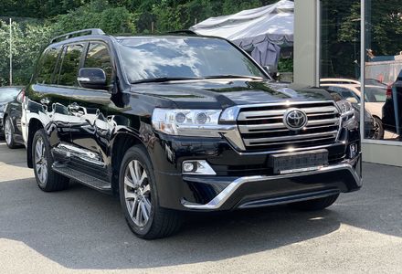 Продам Toyota Land Cruiser 200 2017 года в Киеве