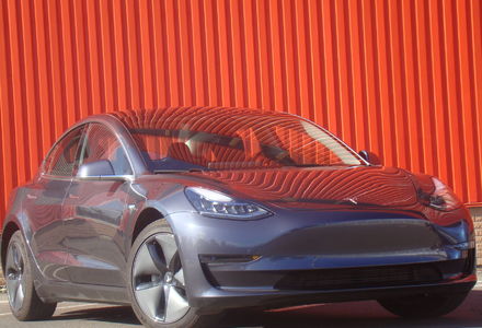 Продам Tesla Model 3 AUTOPILOT  2019 года в Одессе