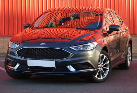 Продам Ford Fusion HYBRIDE PLUG-IN 2018 года в Одессе