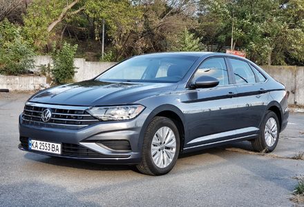 Продам Volkswagen Jetta 2019 года в Киеве