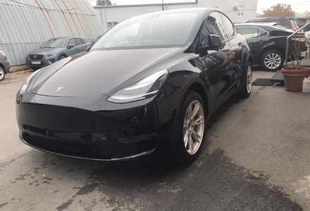 Продам Tesla Model Y  Long Range Dual Motor AWD 2020 года в Киеве