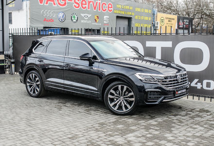 Продам Volkswagen Touareg 3.0TDI R-Line 2018 года в Киеве