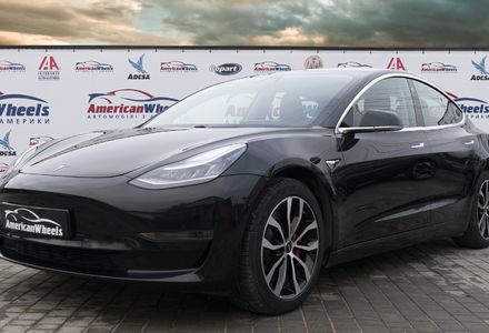 Продам Tesla Model 3 Performanse 2018 года в Черновцах