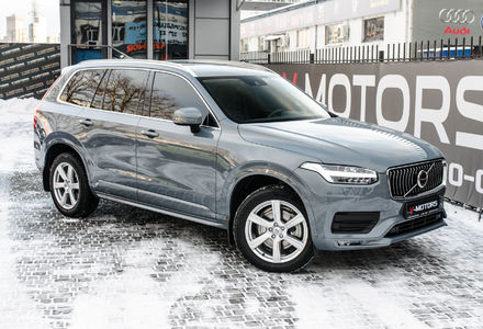 Продам Volvo XC90 B5 Momentum 2020 года в Киеве