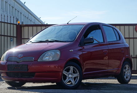 Продам Toyota Yaris automat 2003 года в Одессе