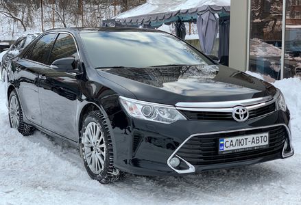 Продам Toyota Camry Premium 35th 2017 года в Киеве
