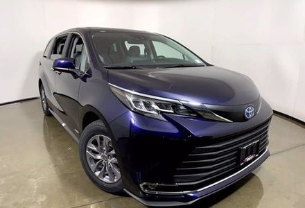 Продам Toyota Sienna XLE 2021 года в Киеве