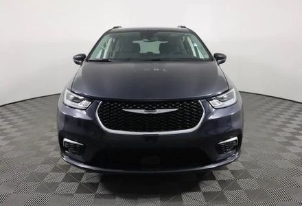 Продам Chrysler Pacifica TOURING AWD 2021 года в Киеве