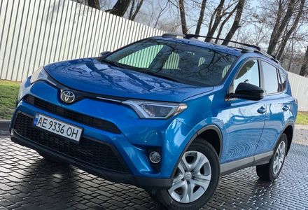 Продам Toyota Rav 4 2017 года в Днепре