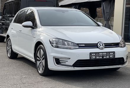 Продам Volkswagen Golf VII E-GOLF 36 kWt 2017 года в Киеве