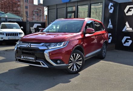 Продам Mitsubishi Outlander 2018 года в Киеве