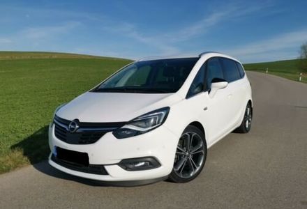 Продам Opel Zafira 2.0 TDI 2017 года в Киеве