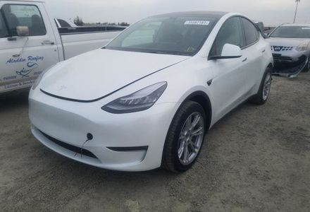 Продам Tesla Model Y 2021 года в Киеве