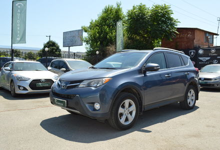 Продам Toyota Rav 4 XLE 2014 года в Одессе