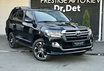 Продам Toyota Land Cruiser 200 2020 года в Киеве