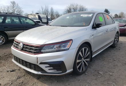 Продам Volkswagen Passat GT 2018 года в Киеве