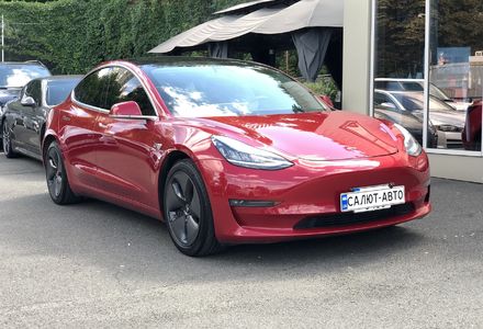 Продам Tesla Model 3 Long Range DUAL MOTOR 2018 года в Киеве