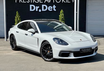 Продам Porsche Panamera 2018 года в Киеве