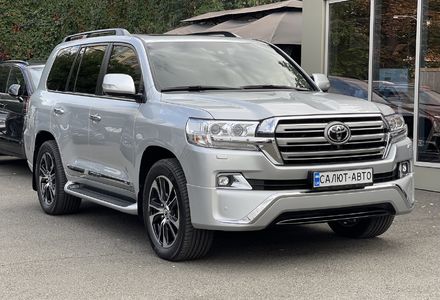 Продам Toyota Land Cruiser 200 2016 года в Киеве