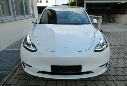 Продам Tesla Model Y LR+AWD 2021 года в Киеве