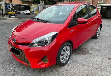 Продам Toyota Yaris Hybrid 2013 года в Киеве