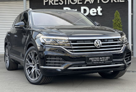 Продам Volkswagen Touareg 2018 года в Киеве