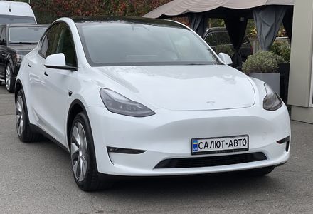 Продам Tesla Model Y Europa Long Range Dual Motor 2021 года в Киеве