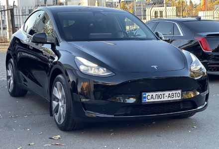 Продам Tesla Model Y  Long Range Dual Motor 2021 года в Киеве