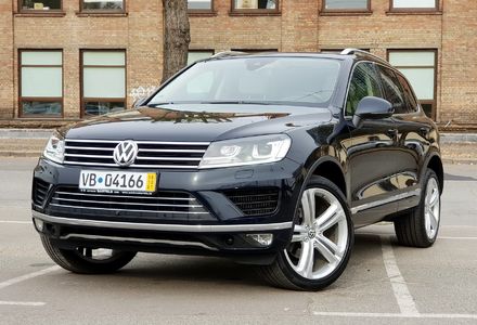 Продам Volkswagen Touareg 2017 года в Киеве