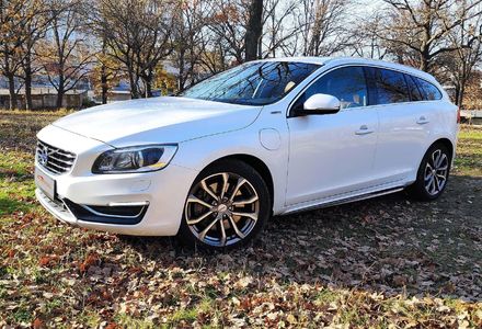 Продам Volvo V60 Diesel Plug-in Hybrid D6 AWD 2013 года в Николаеве