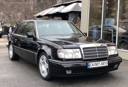 Продам Mercedes-Benz E-Class 1993 года в Киеве