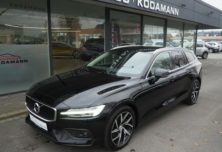 Продам Volvo V60 D3 Momentum 2019 года в Киеве