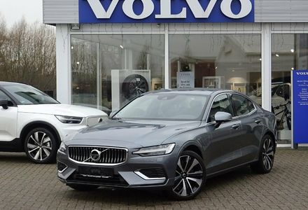 Продам Volvo S60 Recharge T8 AWD Inscription 2020 года в Киеве