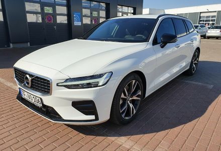 Продам Volvo V60 D3 R Design 2020 года в Киеве