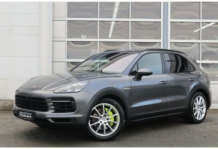 Продам Porsche Cayenne E-Hybrid 2019 года в Киеве