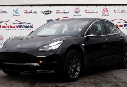 Продам Tesla Model 3 Long Range 2018 года в Черновцах