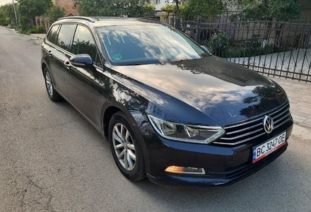 Продам Volkswagen Passat B8 АВТО В УКРАЇНІ НЕ МАЛЬОВАHE 2016 года в Львове