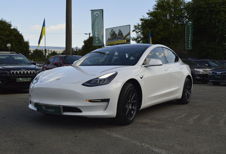 Продам Tesla Model 3 standart + 2019 года в Одессе