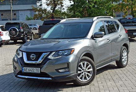 Продам Nissan Rogue SV 2017 года в Днепре