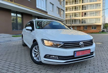 Продам Volkswagen Passat B8 АВТО НЕ МАЛЬОВАНЕ В УКРАЇНІ  2016 года в Львове