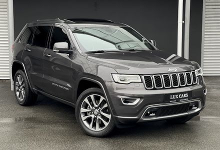 Продам Jeep Grand Cherokee Overland  2017 года в Киеве