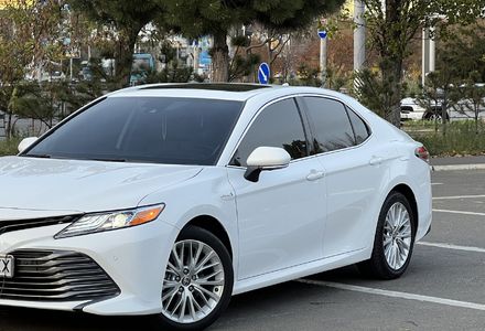 Продам Toyota Camry Hybride  2021 года в Одессе