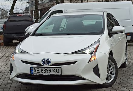 Продам Toyota Prius 2016 года в Днепре