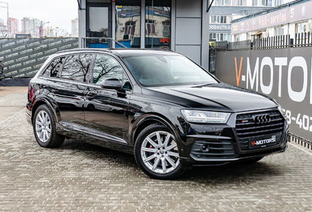 Продам Audi Q7 S Line  2017 года в Киеве